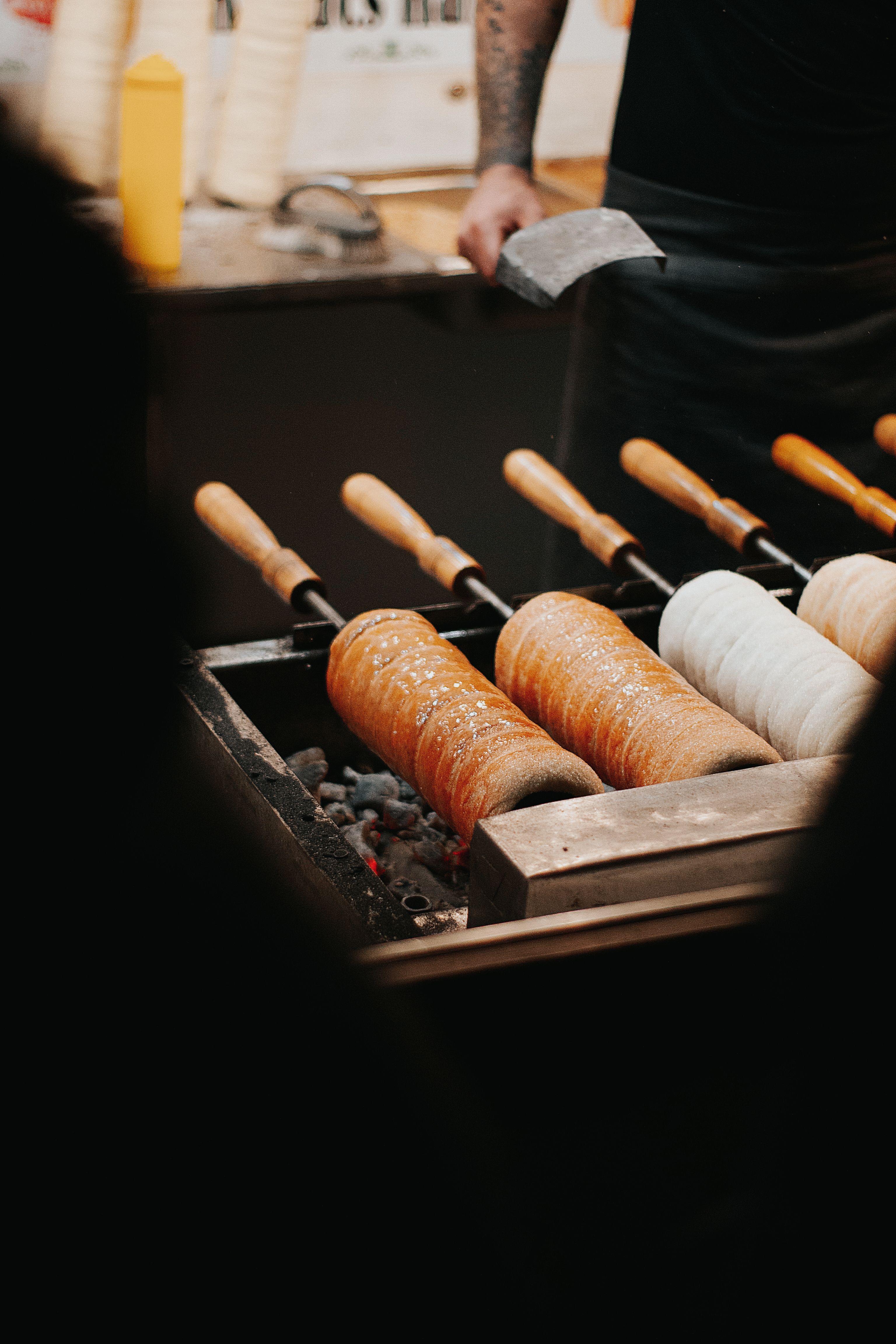 Kor ateş üzerinde hazırlanan chimney cake