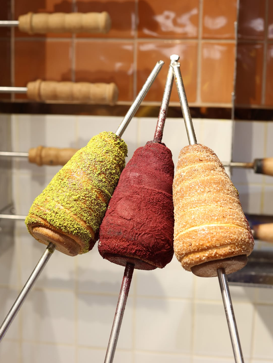 Üç farklı kaplamalı chimney cake