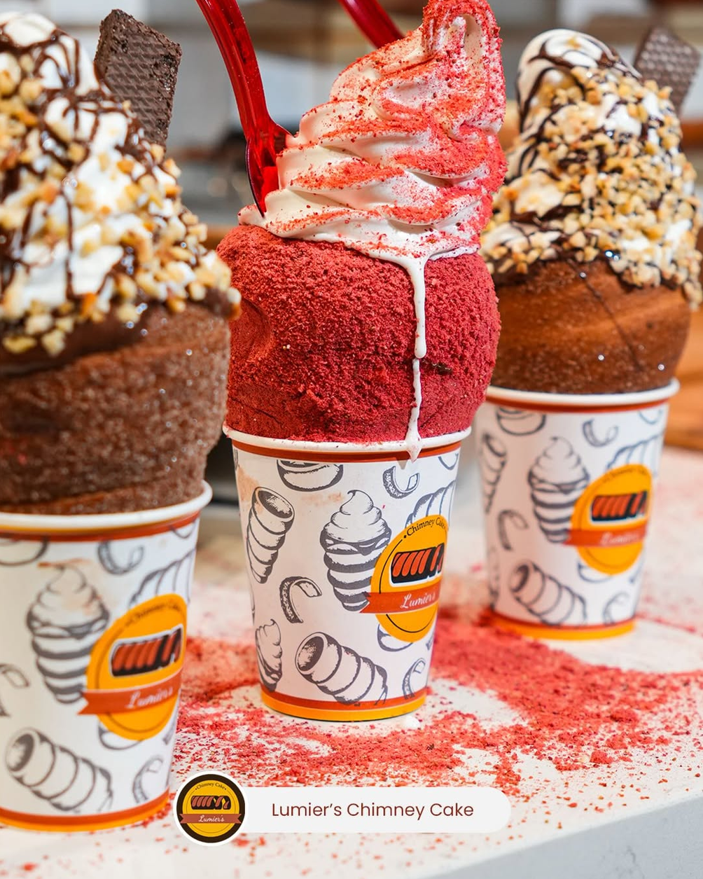 Üç renkli chimney cake seçkisi